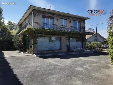 maison 7 pièces 210 m²