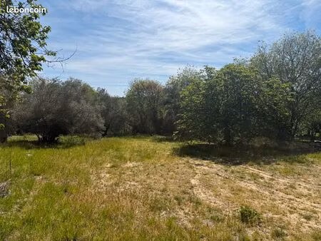 terrain de 600 m² viabilisé