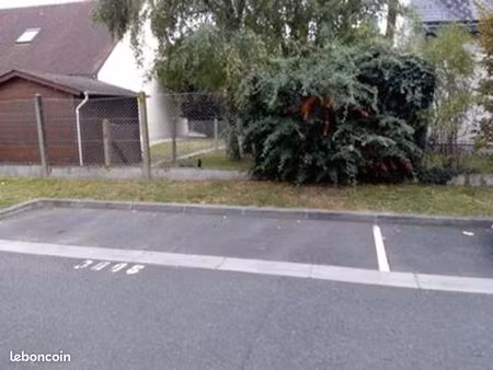 parking chambray les tours