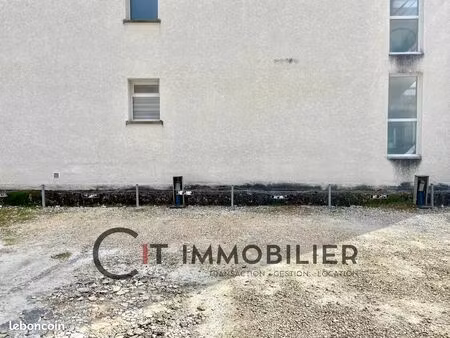 parking/box 13 m² le pont-de-beauvoisin