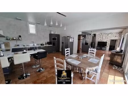 maison 6 pièces 180 m²