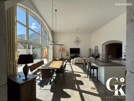 propriété 7 pièces 270 m²