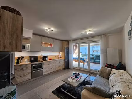 bel appartement t2 avec loggia  terrasse et garage dans résidence récente de standing quar