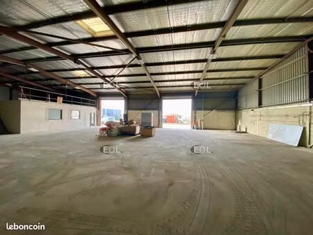 local bureaux 760 m²