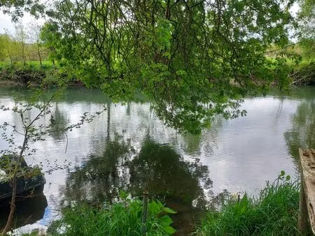 terrain 610 m2 (non constructible)