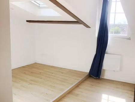 f3 rénové 40 m² – vue canal – centre historique de dole