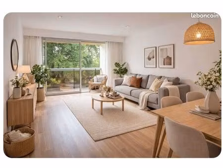 appt devant le lac de christus