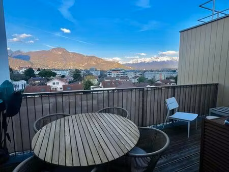 charmant t2 44 m² avec terrasse et garage