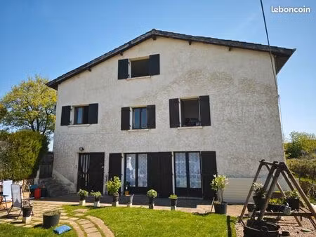 maison 8 pièces 221 m²