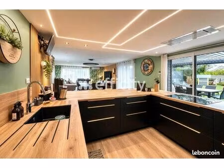 pavillon 8 pièces 186 m²