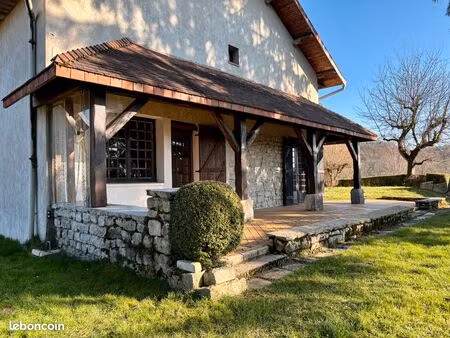ancien gîte de france à réinterpréter à la tour du meir