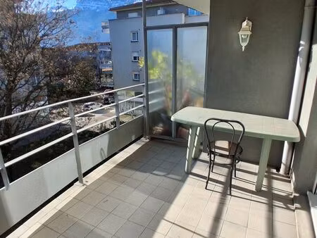 beau t3 avec terrasse