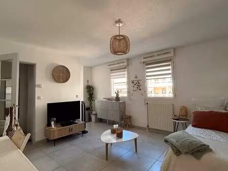 particulier loue appart meulé 33 m2 refait à neuf aubagne