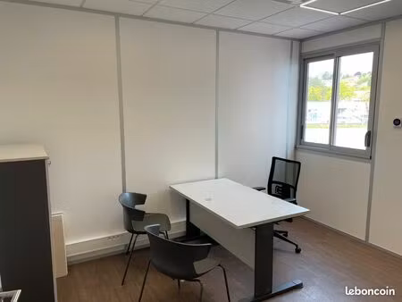 bureau 14m²