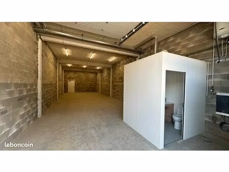 local d'activité 105m²