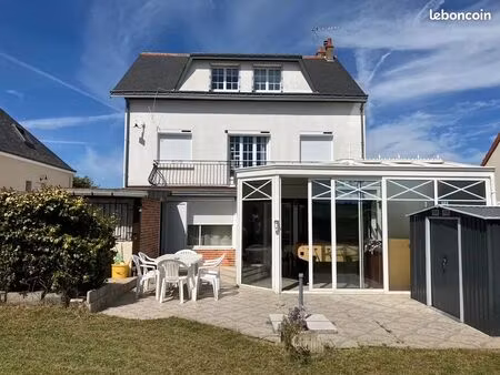 maison 11 pièces 234 m²