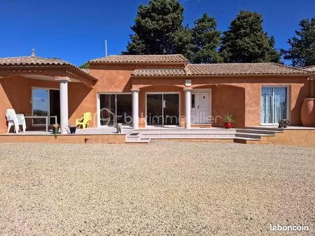 villa 4 pièces 140 m²