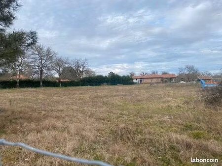 terrain 1989 m² trensacq