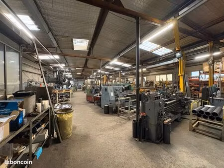 local 730 m² charlieu