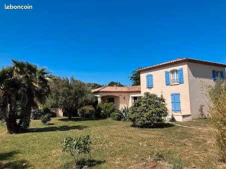 villa 6 pièces 145m2
