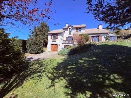 maison 7 pièces 165 m2 à yssingeaux