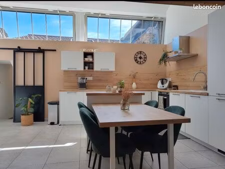 appartement climatisé avec garage hyper centre cremieu
