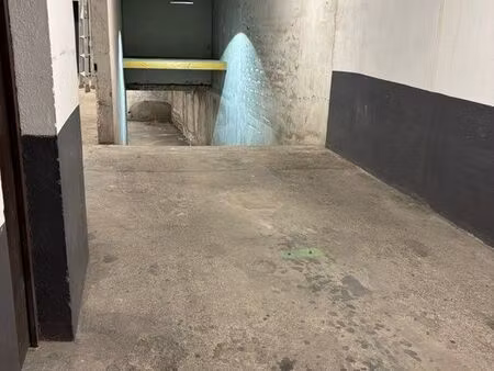 atelier / stockage 140 m² (r-1)