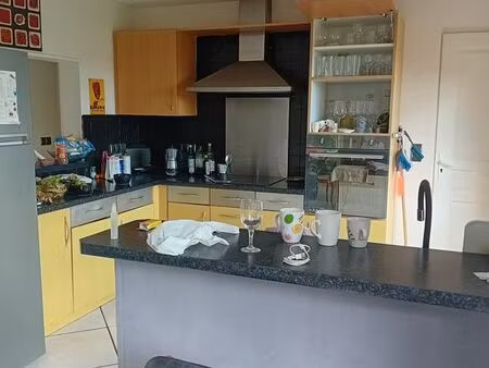 maison familiale avec piscine  véranda et grand terrain