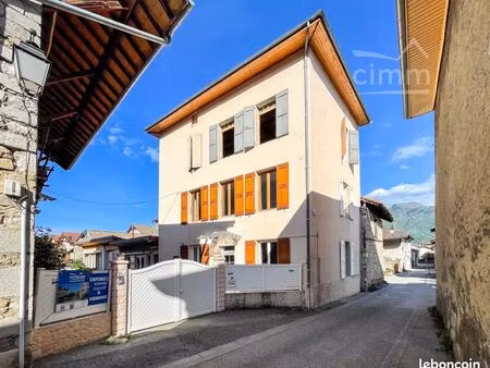 appartement 3 pièces 90 m²