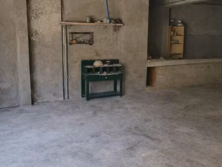 garage 57m² pézenas centre — artisan / stockage / box