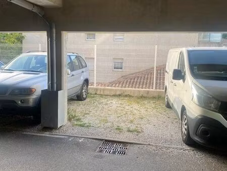 place de parking à sète