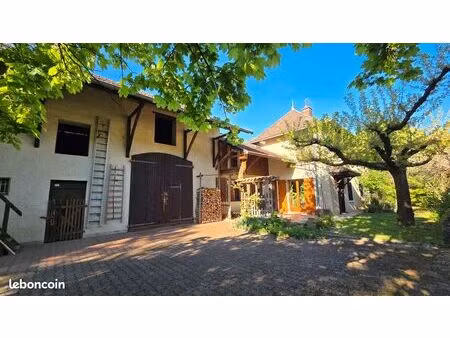 belle dauphinoise 140 m² 4 chambres avec dépendances  terrasse et jardin - cadre bucolique