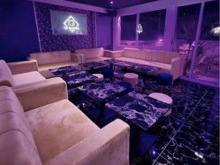 local commercial prêt à travailler