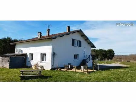 grande maison avec deux logements indépendants