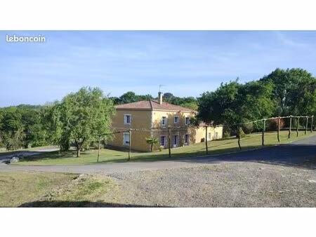 propriété 6 pièces 195 m²