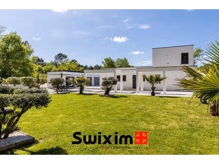 maison de luxe à vendre à vertheuil