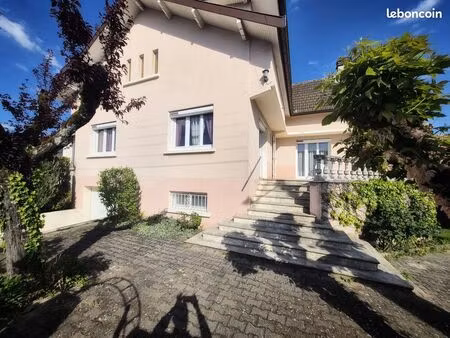 propriété 6 pièces 160 m²