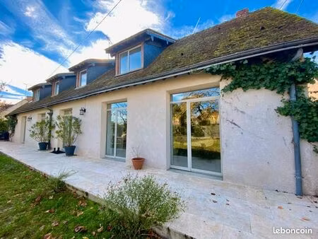propriété 7 pièces 260 m²