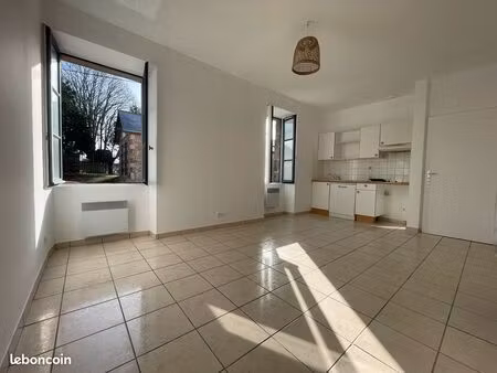 appartement t2 guérande centre 30m2 + petite cour