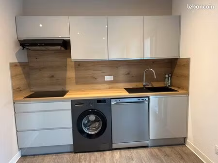 a saisir bel appartement meuble avec petit exterieur laroque