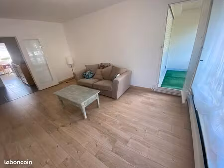 appartement t4 traversant avec balcon