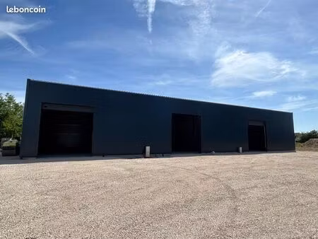 stockage entrepôt local artisanal camping car bateaux