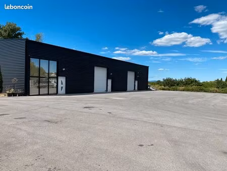 entrepôt commercial et industriel 800m2 + parking et accès direct