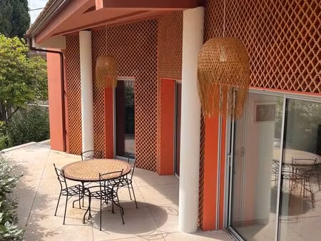 t2 indépendant avec terrasse et jardin  clim réversible  castelnau le lez centre