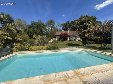 maison 7 pièces 280 m²