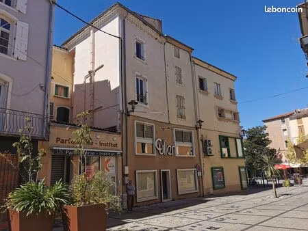 local commercial environ 83 m²