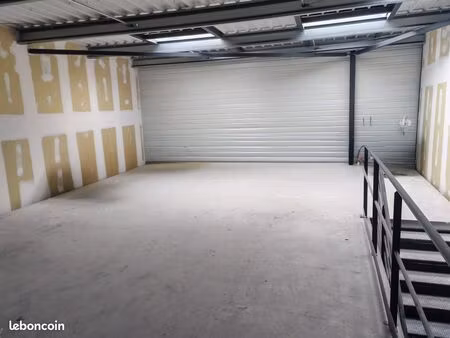 location local commercial