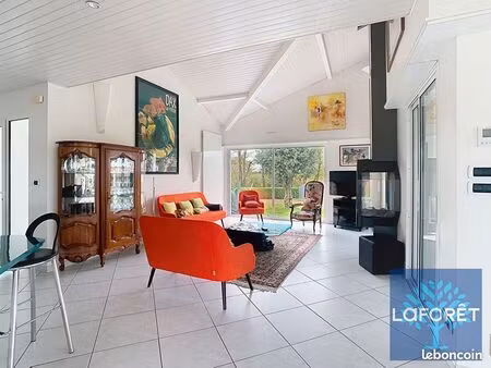 maison 4 pièces 208 m²