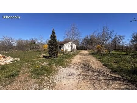 maison 3 pièces 150 m²