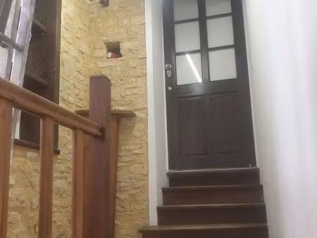 a louer  centre bourg de cazals